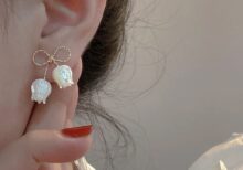 Cute Tulip & Bow Stud Earrings (WHITE)