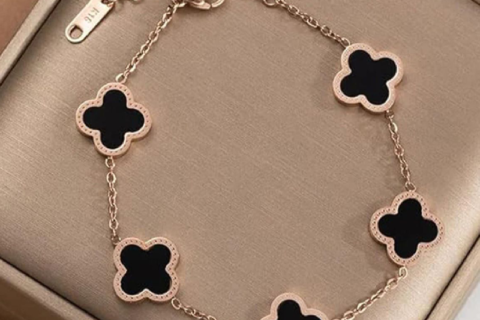Stainless Steel Gold-Plated Black Clover Mother of Pearl Link Bracelet For Women