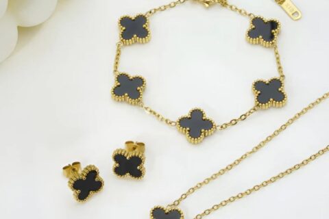 Stainless Steel Gold Plated Set Of Black Anti Tarnish Clover Jewellery Set For Girls And Women